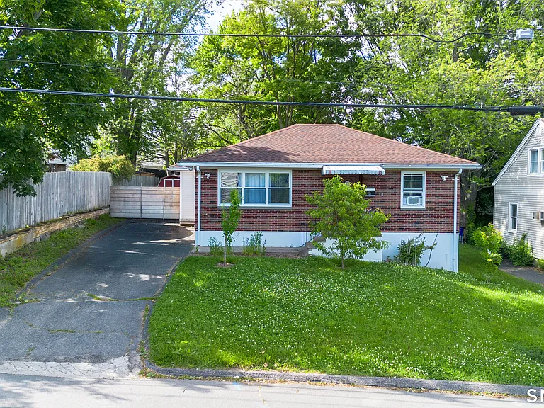 90 Seymour St — Photo 1