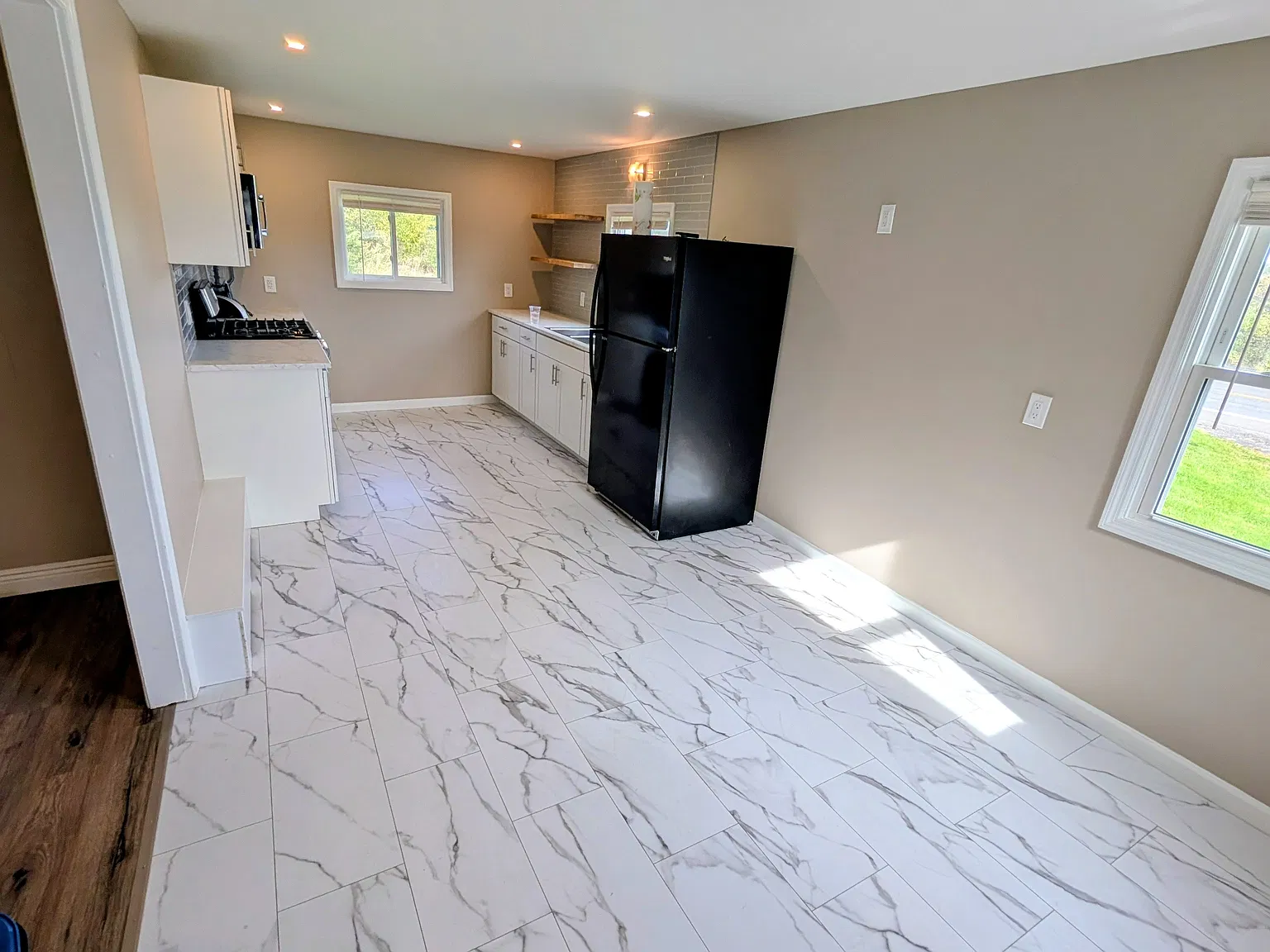 2 bed, 850 sqft, $2,000 — Photo 1