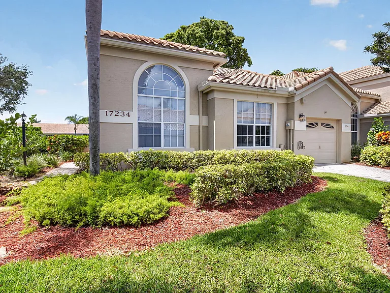 17234 Boca Club Blvd #104 — Photo 3