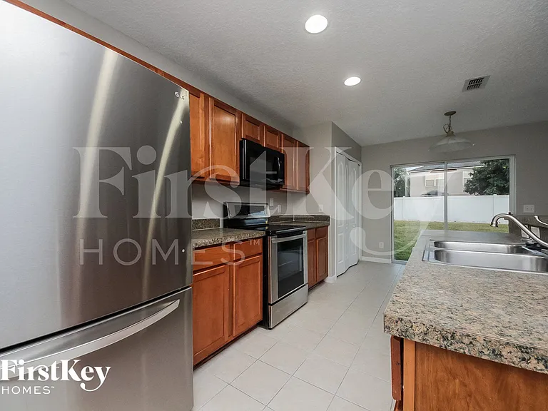 1961 Portcastle Cir — Photo 5