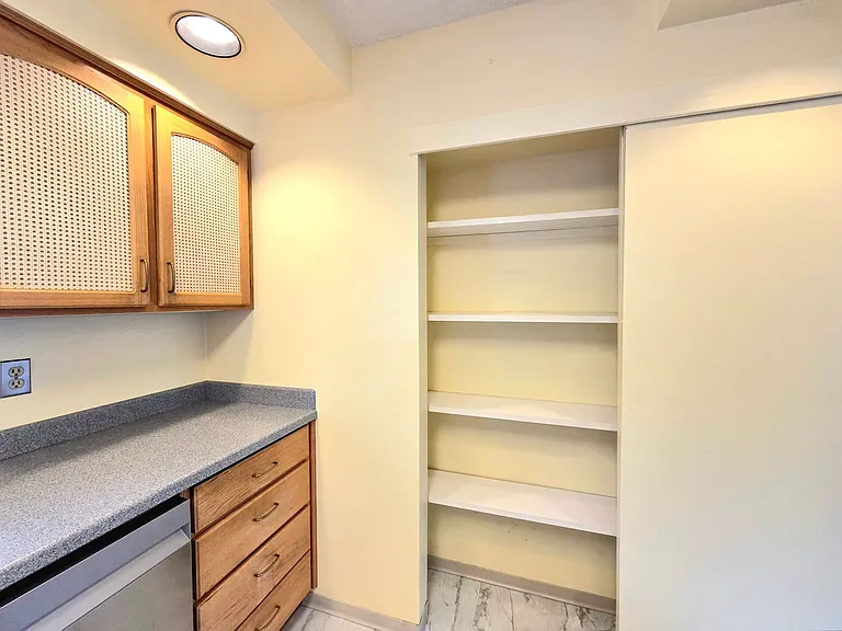1616 Jefferson St — Photo 17