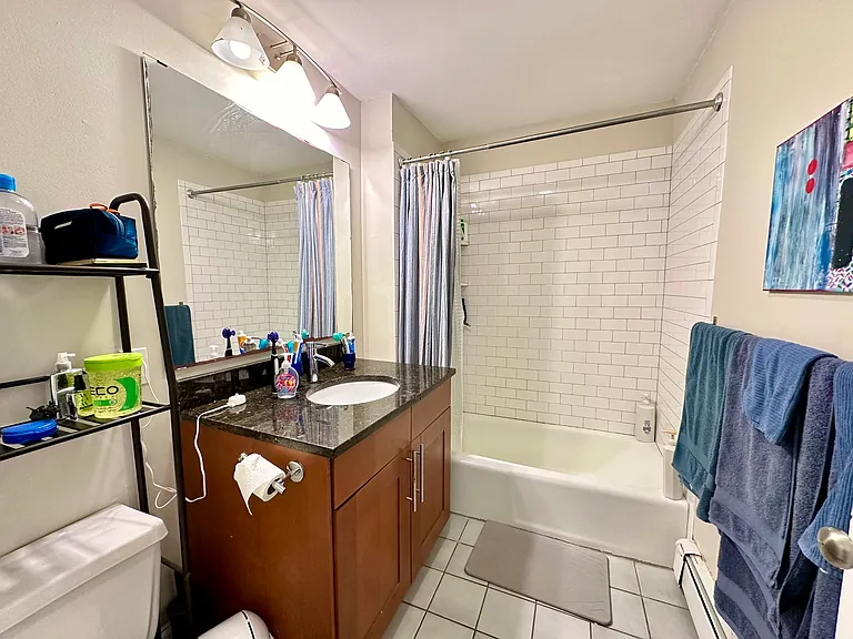 12 Wensley St #3R — Photo 6