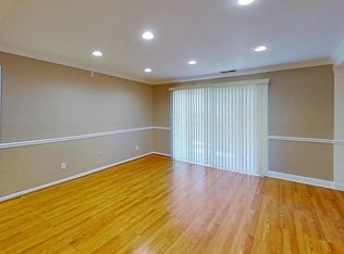 20 Beacon St #1, Burlington, MA 01803