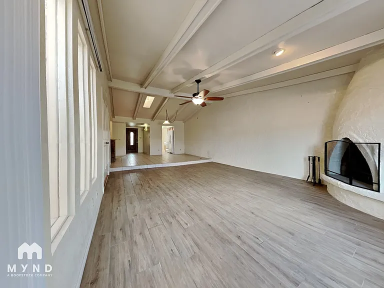 5100 N Miller Rd #23 — Photo 2
