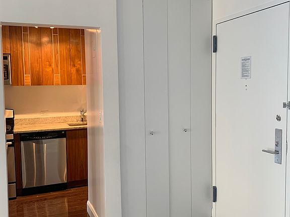 3rd image of 200 E 82nd St APT 17C