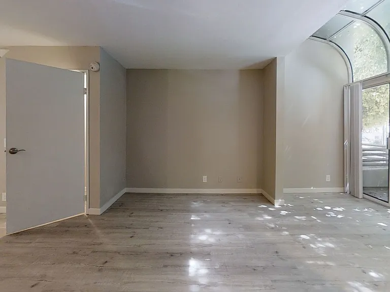 11263 Mississippi Ave — Photo 9