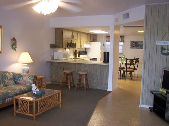 Living Room - Kitchen