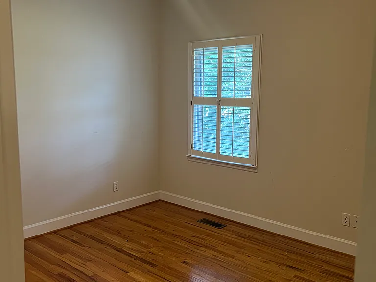 307 Dunedin Dr — Photo 17