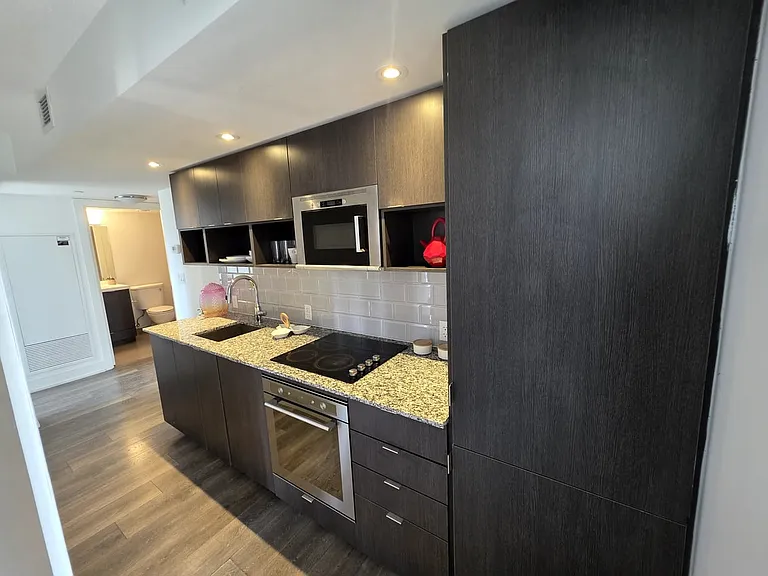 89 McGill St #1111A — Photo 6
