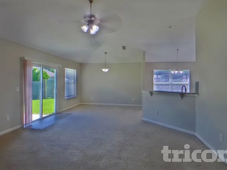 6830 Shoreline Ln — Photo 3