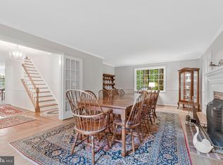9222 Jeffery Rd, Great Falls, VA 22066
