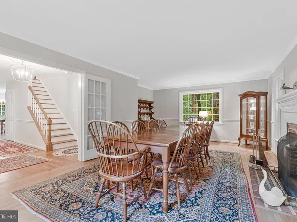 9222 Jeffery Rd, Great Falls, VA 22066