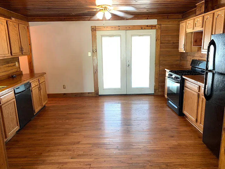 3640 Niles Dr — Photo 3