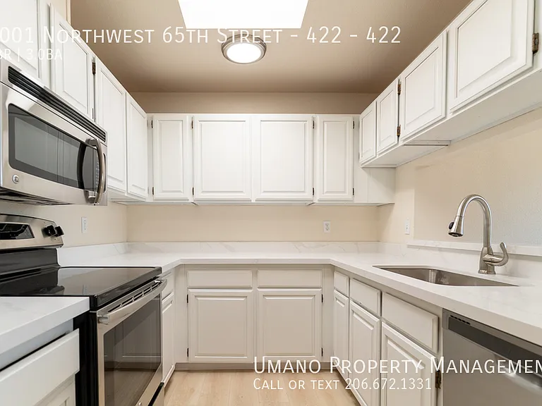 2001 NW 65th St #422 — Photo 6