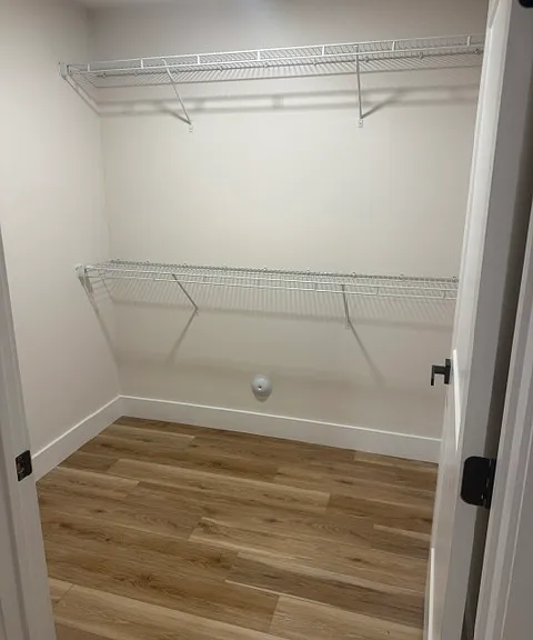 142 N Hines St — Photo 11