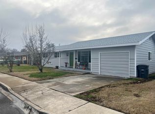 1427 S 7th St, Sunnyside, WA 98944