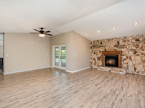 5th image of 1357 Bonaventure Dr