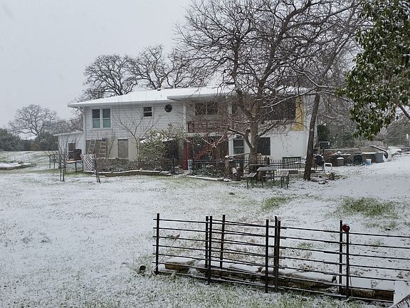 2nd image of 4112 Lakewood Dr