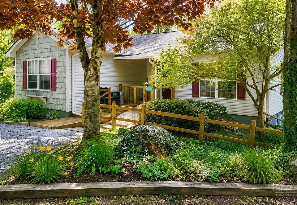 1st image of 32 Yarrow Circle