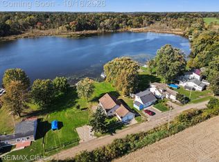 11527 Koth Dr, Linden, MI 48451