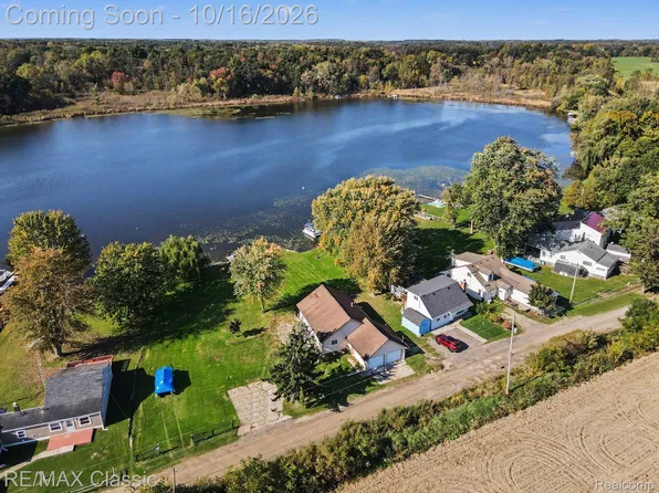 11527 Koth Dr, Linden, MI 48451