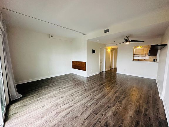 5th image of 2828 University Ave Unit 303
