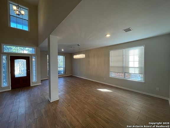 2nd image of 606 Midway Crest