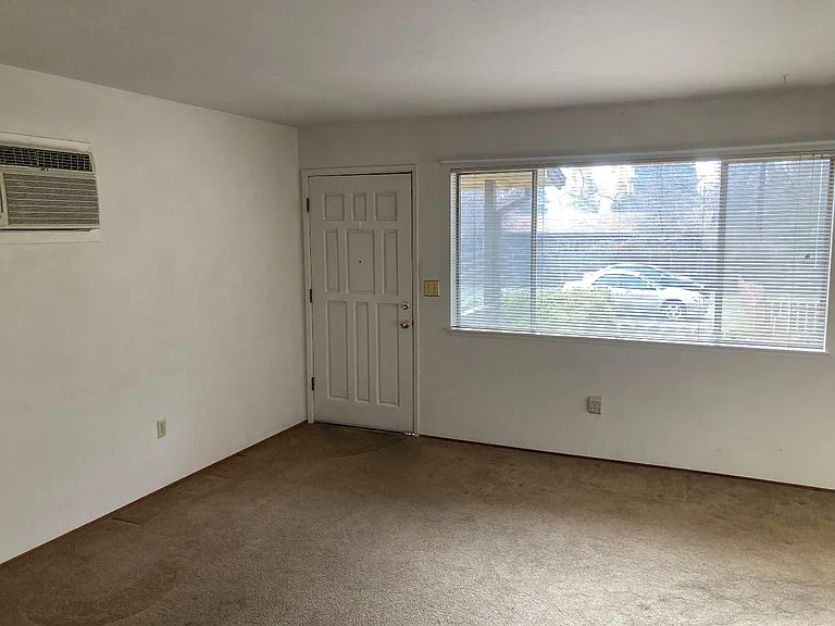 Unit Photo