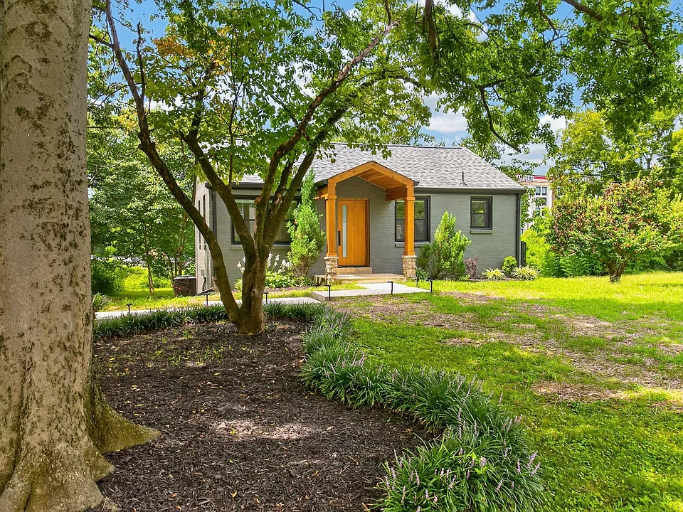 2221 Larimore Dr