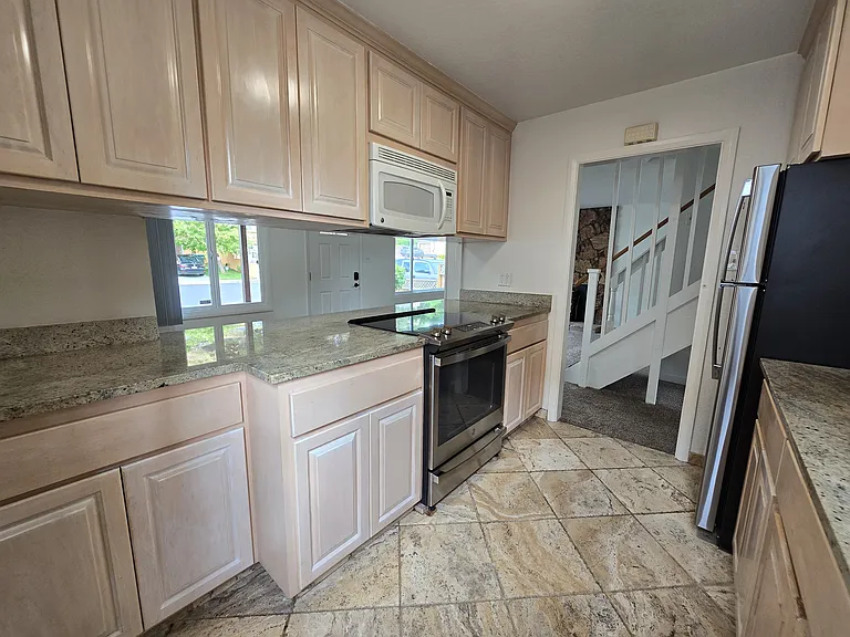 528 Larch Ave — Photo 10