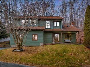 556 Burton Rd, Beacon Falls, CT 06403