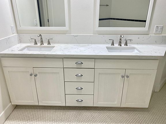 4th image of 11611 Montana Ave Penthouse 404-A