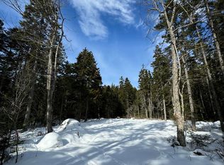 12 Jamestown Rd, Vinalhaven, ME 04863