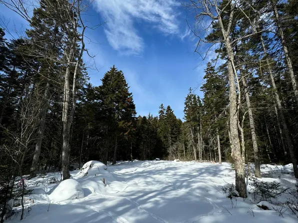 12 Jamestown Road, Vinalhaven, ME 04863