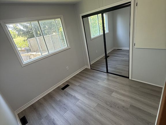 5th image of 1037 Arthur St #22