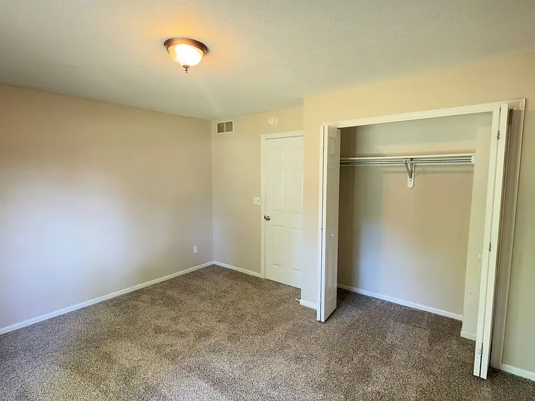 4441 Hillrise Ct NE — Photo 12