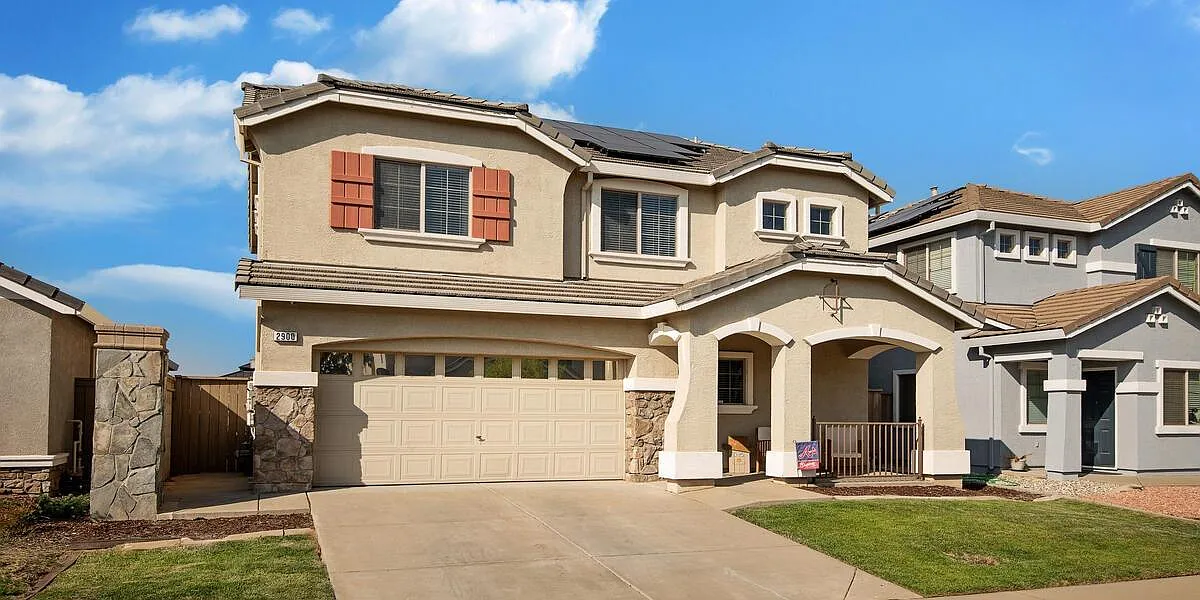 2900 Le Bourget Ln photo 1