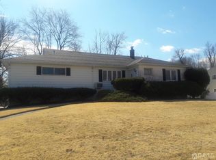 185 Rues Ln, East Brunswick, NJ 08816