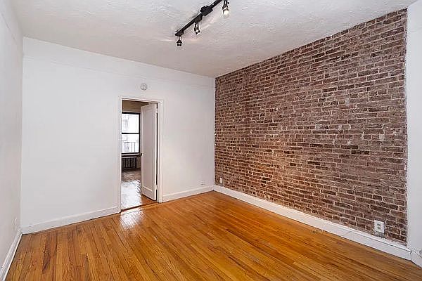 1st image of 1515 Lexington Ave APT 3B
