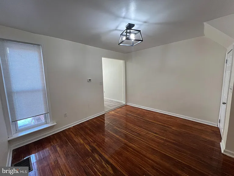 254 W Sheldon St — Photo 6