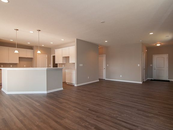 5th image of 8655 Twain Ln