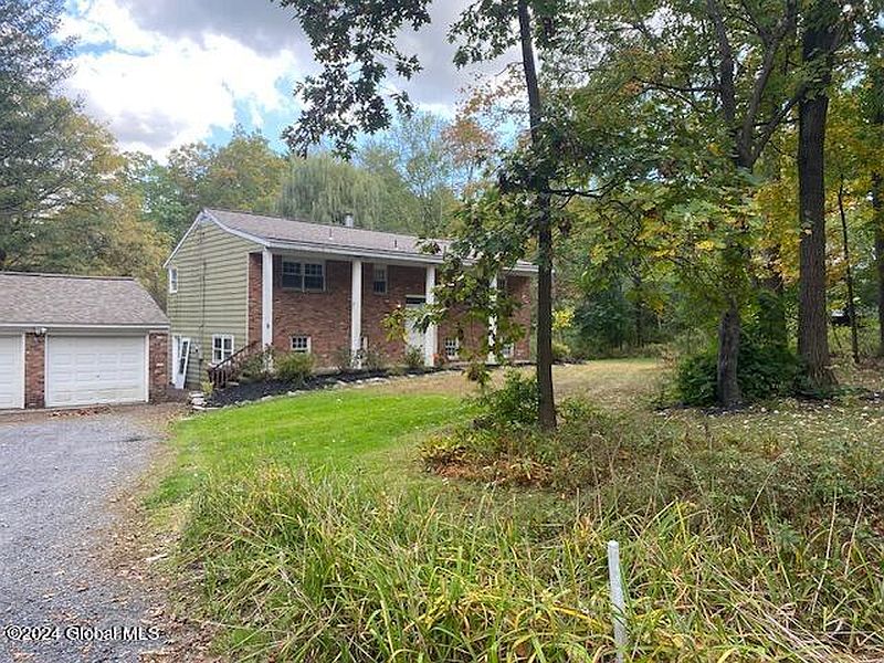 2nd image of 24 Crow Ridge Rd Road