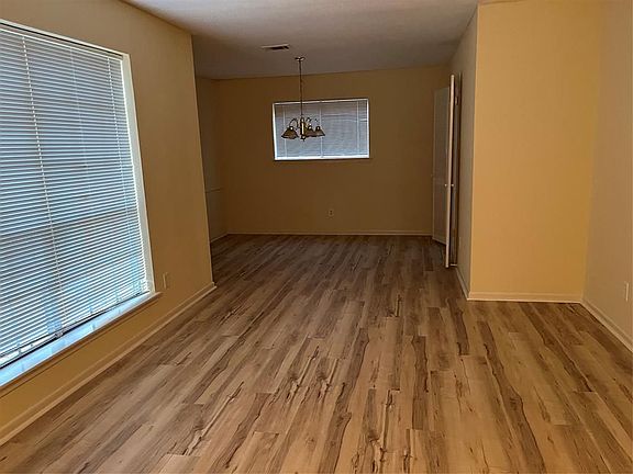5th image of 15814 Havenhurst Dr
