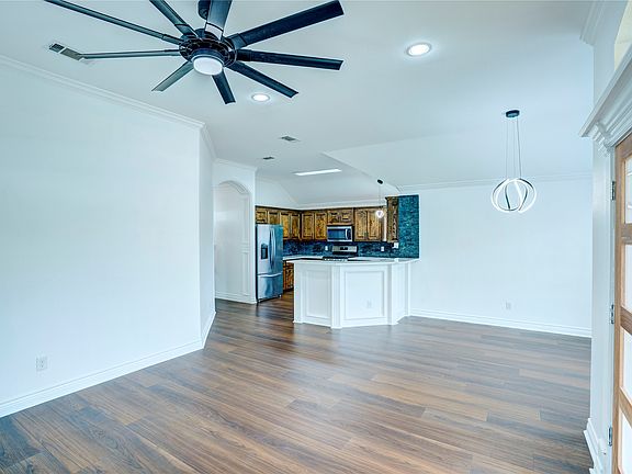 5th image of 3101 Angle Ave