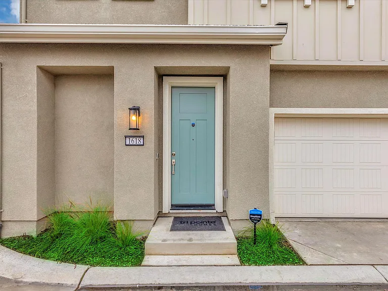 1618 Pagoda Ln — Photo 32