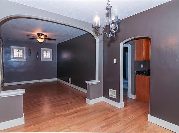4th image of 6809 Parkwood Pl