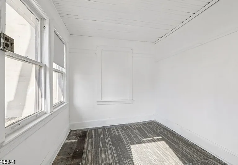 66 N Washington Ave #1 — Photo 22