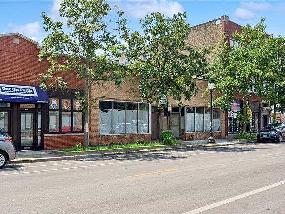3rd image of 1449 W Devon Ave