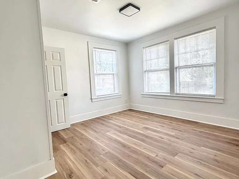 1720 N Grant St — Photo 8