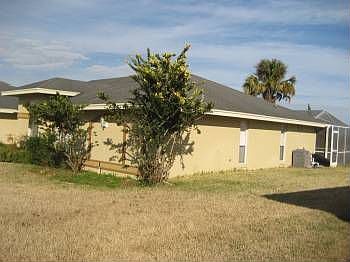 3rd image of 1943 Farrington Dr